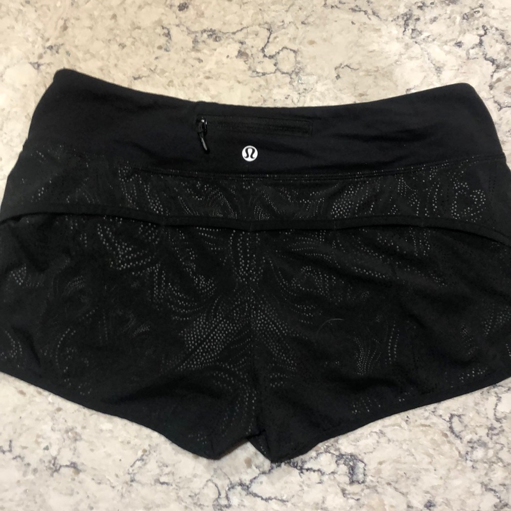 Lululemon Shorts Size 6